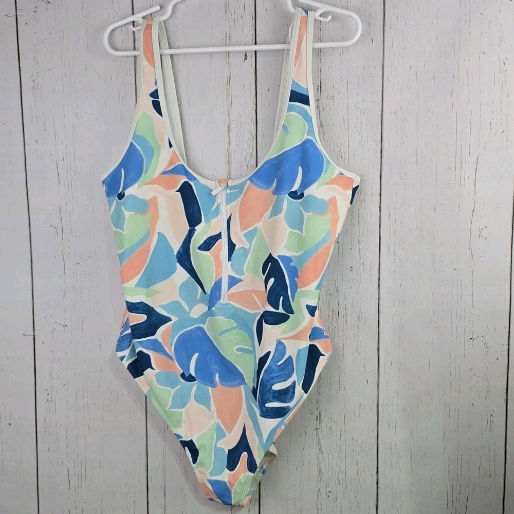 Old Navy One Piece Swimsuit Womens Plus‎ 2X Aloha Floral Beach